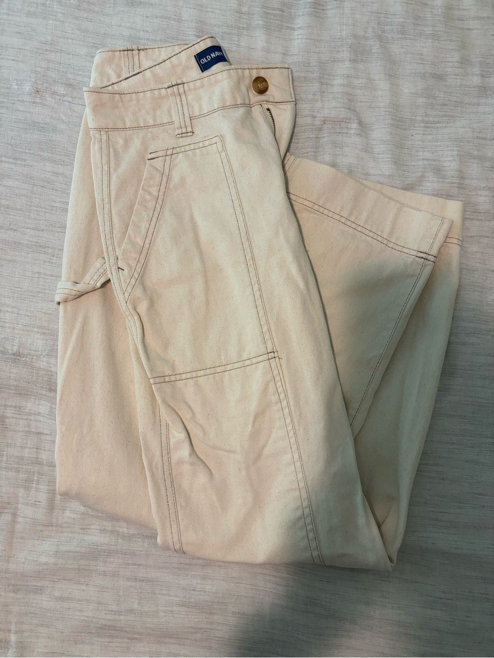 Old Navy Women’s cream cargo pants